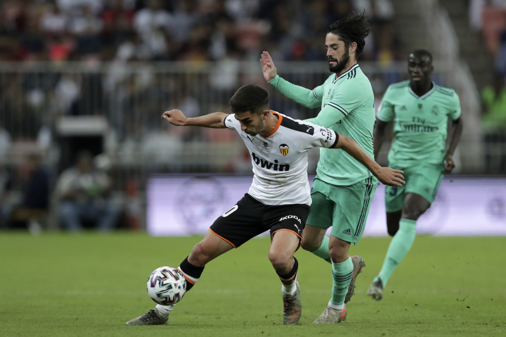 集结日曼城完成体检——德甲节点到来，管理层满意，临场指挥获称赞(曼城冬季欲挖德甲新小罗)